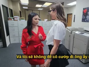 bo-duong-may-man-du-cung-luc-con-gai-va-em-tro-ly-rieng
